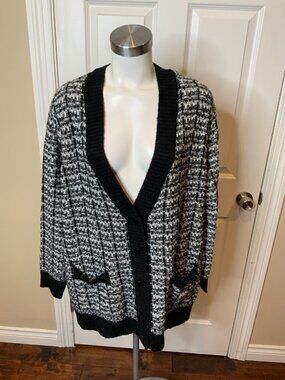 Torrid Black & White Boyfriend Snap-Front Cardigan Sweater NWT, Size 1 | 1X